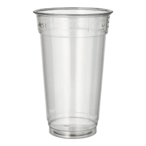 Der Starpak 50 Trinkbecher "Hurricane" aus glasklarem PET wird vor schlichtem weißem Hintergrund präsentiert. Der hohe To-Go-Becher von Starpak hat leicht konische Seiten und einen abgerundeten oberen Rand.