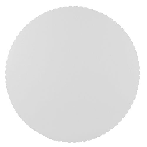 The PAPSTAR 100 cake boards, "pure" round cardboard PAPSTAR GmbH is a simple, round, white cake stand with a scalloped edge, ideal for professional cake presentation in the food service industry.