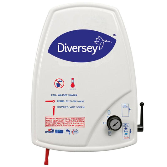 Die J2000 Dosierstation komplett von Diversey Deutschland GmbH & Co. OHG ist ein Zumisch-Spritzgerät für zwei Produkte mit mehrsprachiger Anleitung, Bedienknopf, Temperaturanzeige, Hebel und roter Düse für präzises Dosieren.