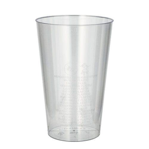 Ein Starpak 50 Trinkbecher aus glasklarem Polystyrol steht aufrecht auf weißem Hintergrund; an der Seite sind Messskalen und Recycling-Symbole deutlich sichtbar.