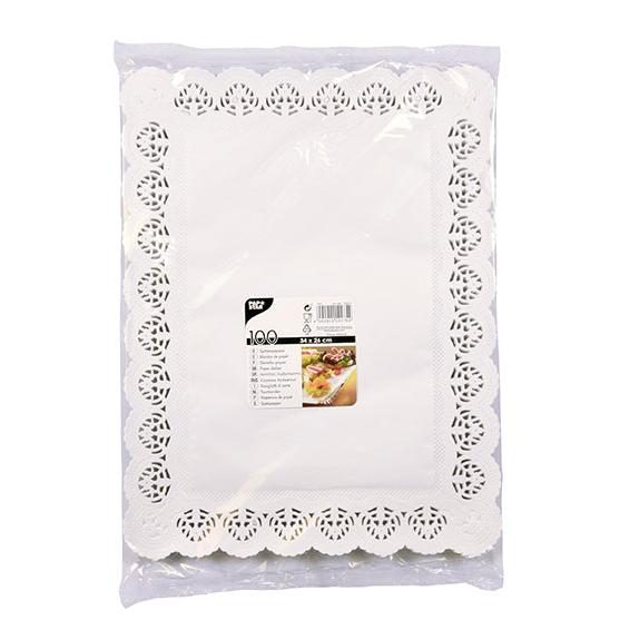A transparent plastic package “PAPSTAR 100 decorative paper doilies square, white” from PAPSTAR GmbH contains rectangular white doilies with decorative edges as well as a front label with product details and a food image.