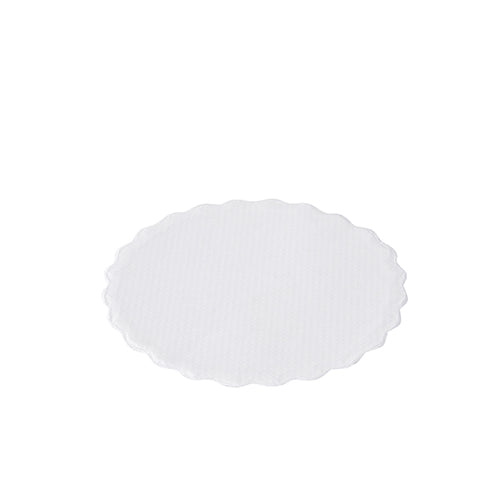 Die PAPSTAR 500 Tropfdeckchen rund Ø 8,5 cm weiss der PAPSTAR GmbH sind weiße, runde Papierdeckchen mit gewelltem Rand auf schlichtem weißem Untergrund. Die Packung enthält 500 Stück in einer Faltschachtel.