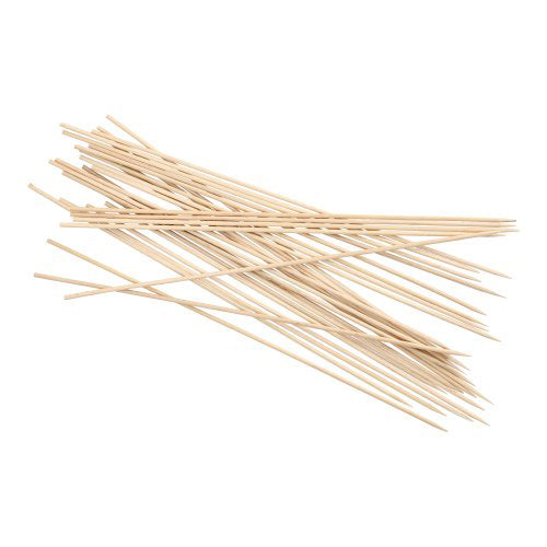 Die PAPSTAR 500 Schaschlikspieße aus Holz „pure“ (Ø 3 mm, 30 cm) von PAPSTAR GmbH liegen locker auf weißem Hintergrund – ideal für entspannte Grillabende.