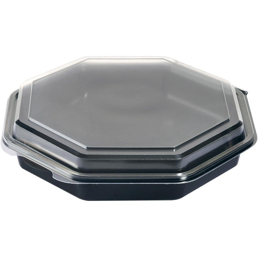 Der Octaview® Schwarz/Transparent PS 230x230x50 Takeout-Behälter der Duni GmbH, hier geschlossen auf weißem Grund, hat einen schwarzen Boden und einen klaren achteckigen Deckel für klare Sicht auf den Inhalt. Packung: 190 Stück.