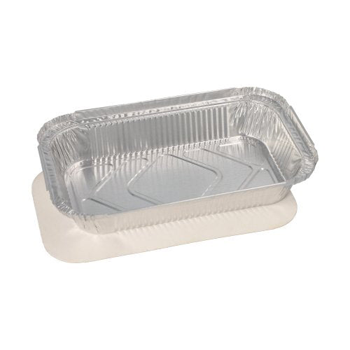 Eine rechteckige Starpak 10 Schalen-Aluminiumpfanne mit gewellten Rändern und einem passenden PP-beschichteten Karton-Einlegedeckel ist leer auf einem schlichten weißen Hintergrund abgebildet und eignet sich zur Aufbewahrung von Lebensmitteln.