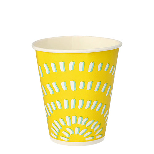 Der Starpak 100 Trinkbecher für Kaltgetränke hat ein gelbes Design mit weißen und hellblauen geschwungenen Linien. Aus Pappe gefertigt, eignet sich jeder 100 ml Becher ideal als Einwegbecher für Partys oder Veranstaltungen.