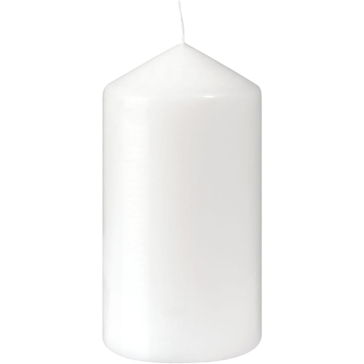 Die Stumpenkerzen der Duni GmbH (ca. 60h, 150 x 80 mm) stehen aufrecht mit spitzer Spitze und unverbranntem Docht vor weißem Hintergrund - ideal für lange Brenndauer und zeitlose Eleganz.