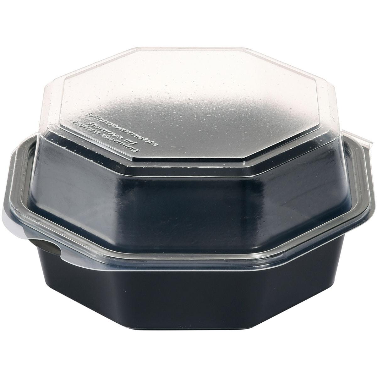 Der Duni GmbH Octaview® Schwarz/Transparent PS 160x160x80 Lebensmittelbehälter, hier geschlossen auf weißem Hintergrund, hat eine achteckige Form und einen klaren Deckel - ideal für die Aufbewahrung von Lebensmitteln und wird in einer Packung von 405 Stück geliefert.