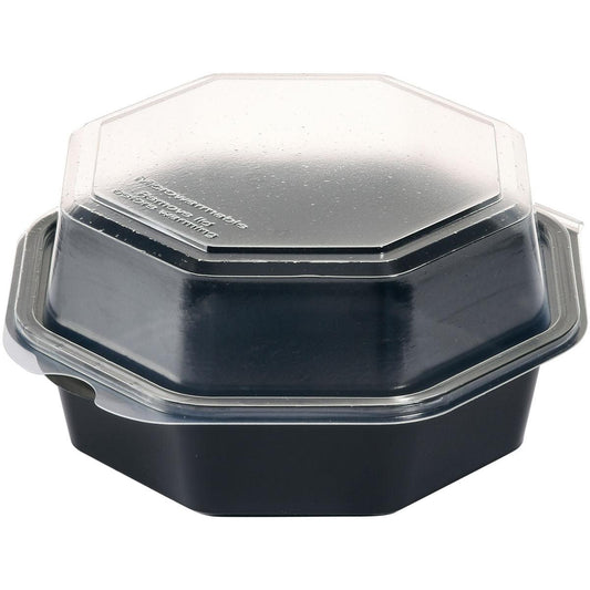 Der Duni GmbH Octaview® Schwarz/Transparent PS 160x160x80 Lebensmittelbehälter, hier geschlossen auf weißem Hintergrund, hat eine achteckige Form und einen klaren Deckel - ideal für die Aufbewahrung von Lebensmitteln und wird in einer Packung von 405 Stück geliefert.