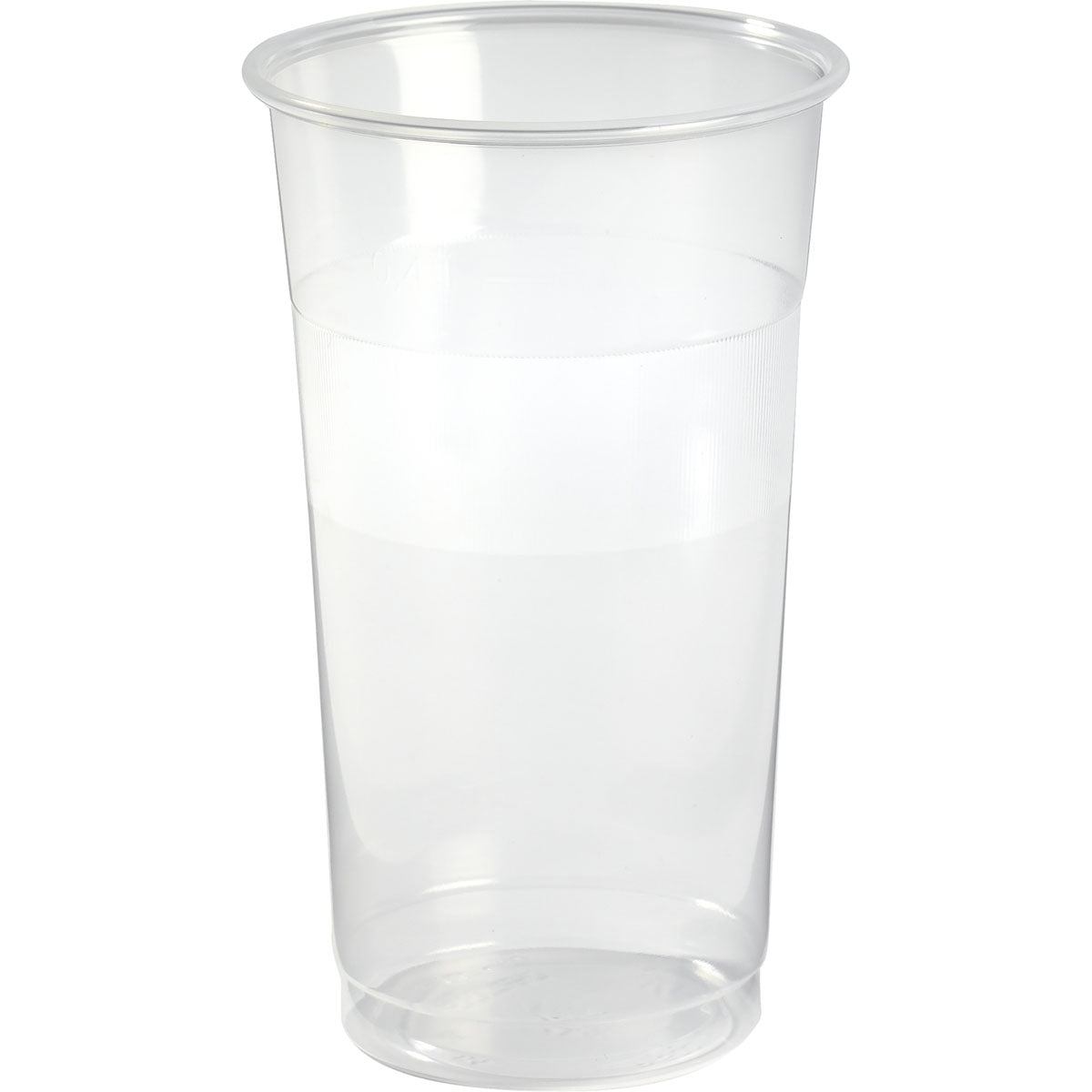 Ein Bierglas Transparent PP aus der Packung Bierglas FESTIVAL der Duni GmbH, halb mit Wasser gefüllt, steht vor einem schlichten weißen Hintergrund.