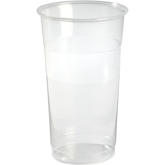 Ein Bierglas Transparent PP aus der Packung Bierglas FESTIVAL der Duni GmbH, halb mit Wasser gefüllt, steht vor einem schlichten weißen Hintergrund.