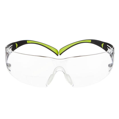 The 3M™ SecureFit™ reading safety glasses from 3M Deutschland GmbH have clear lenses and a black frame with green inner accents, shown facing forward on a white background.