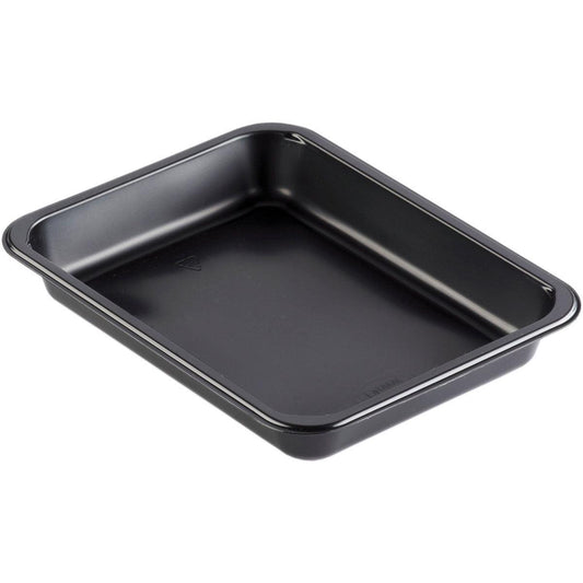 Abgebildet ist eine Duni GmbH PP-Schale Caterline 1 Schwarz PP 227x178, eine schwarze rechteckige Backform mit abgerundeten Ecken und erhabenen Rändern, auf weißem Hintergrund.