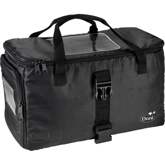Die Duni GmbH Thermotasche 1 Schwarz Nylon 420x200x260 verfügt über zwei Tragegriffe, eine Schnalle an der Vorderseite, einen doppelten Reißverschluss oben und ein transparentes Ausweisfach. Ideal als Lebensmittel Transport Isoliertasche. "Duni" ist in weiß auf der Vorderseite unten rechts aufgedruckt.