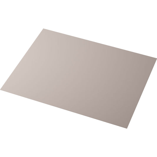 Ein glattes, reflektierendes, flaches, rechteckiges Blatt, das den Duni GmbH Papier-Tischsets 35x45 cm greige (Packung 250 Stück) ähnelt, perfekt als moderne Tischdekoration oder als Inspiration für den Tisch, fotografiert auf einem weißen Hintergrund.