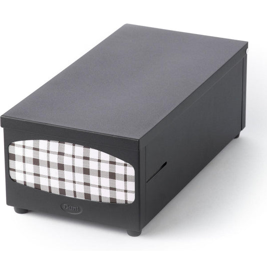 Der Duni GmbH Serviettenspender Metall, schwarz, für 33x33 cm Servietten, verfügt über eine weiß-schwarz karierte Front mit abgerundetem "Pint"-Griff, seitlichem Schlitz und vier kurzen Standfüßen.