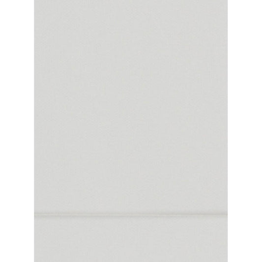 Eine glatte, minimalistische weiße Oberfläche mit einer schwachen horizontalen Linie zeichnet die Papierservietten 24 x 30 cm 1-lagig Spenderfalz weiß der Duni GmbH aus, die in einer Packung mit 300 Servietten erhältlich sind.