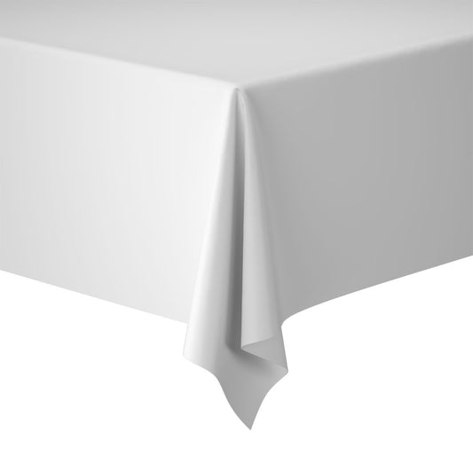Ein weißer, rechteckiger Tisch wird mit einer glatten Dunisilk-Tischdeckenrolle 0,84 m x 40 m Linnea weiß der Duni GmbH drapiert und erhält so einen eleganten Look vor einem schlichten weißen Hintergrund.