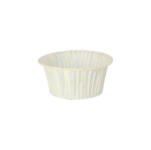 Die PAPSTAR 20 Muffins-Backförmchen Ø 5 cm · 3,5 cm weiß (20 Stück) der PAPSTAR GmbH sind weiße, geriffelte Backförmchen, ideal für die Zubereitung kleiner Muffins, abgebildet auf weißem Hintergrund.