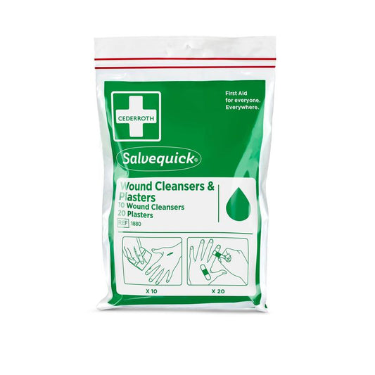 Eine grün-weiße Packung von Orkla Wound Care AB enthält 10 Salvequick Wundreiniger und 20 Pflaster im wiederverschließbaren Beutel mit Illustrationen zur Anwendung - ideal für unterwegs.