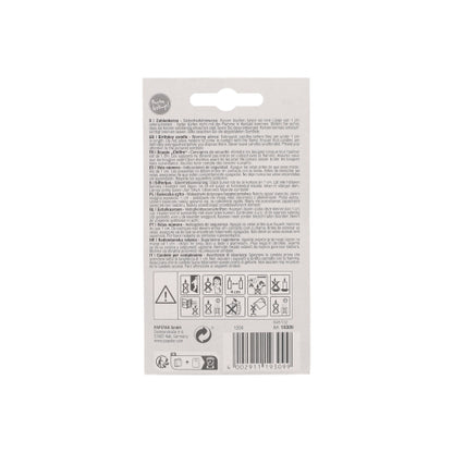 Rückseite der PAPSTAR Zahlenkerze 7,3 cm weiß mit rotem Rand der PAPSTAR GmbH. Mehrsprachiger Text, Sicherheitssymbole, Recyclingsymbole, Barcode. Ideal für Jubiläen und Geburtstage. Enthält Gebrauchswarnungen und ist oben mit einem Loch zum Aufhängen versehen.