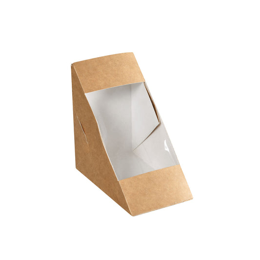 Die Box für 2 Sandwichecken mit PLA-Fenster (590 ml, 175x75x90 mm) von Duni GmbH besteht aus braunem Karton und steht leer und aufrecht auf weißem Hintergrund. Packung mit 650 Stück.