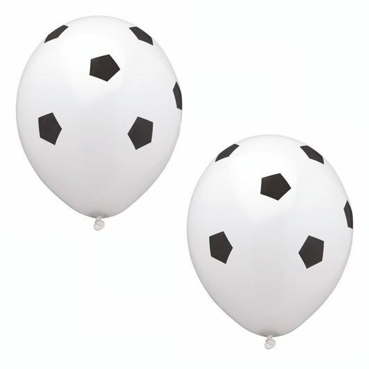 Ideal für jede Fußballparty: Die PAPSTAR 8 Luftballons Ø 29 cm „Soccer“ von PAPSTAR GmbH mit schwarzen Pentagonen im klassischen Fußball-Look sind ein toller Hingucker und schweben dekorativ vor weißem Hintergrund.