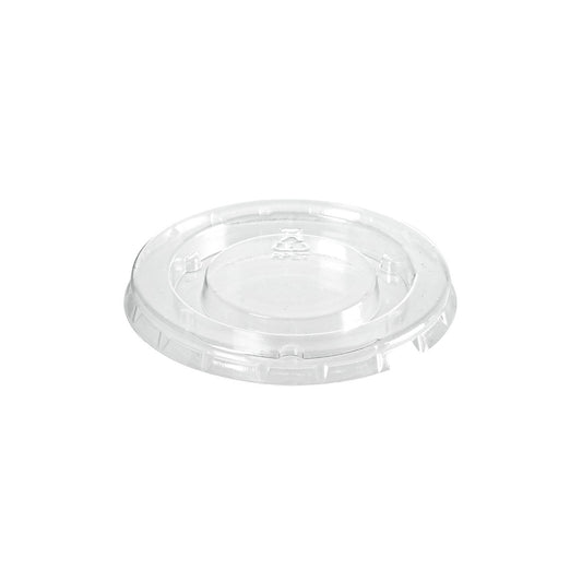 Der rPET Deckel Dressingbecher 30 / 60 ml von Duni GmbH ist ein klarer, runder, transparenter Deckel mit erhabener Mitte und geprägtem Recycling-Symbol, das sein umweltfreundliches Design unterstreicht. Er ist auf weißem Hintergrund abgebildet. Packung: 150 Stück.