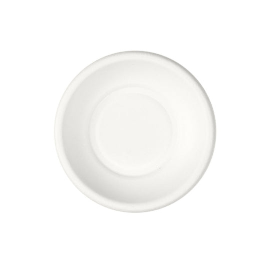 Die Draufsicht zeigt den Demo Teller Bagasse Weiß der Duni GmbH, einen runden, schlichten weißen Unterteller vor weißem Hintergrund, der sein umweltfreundliches Einwegteller-Design unterstreicht.