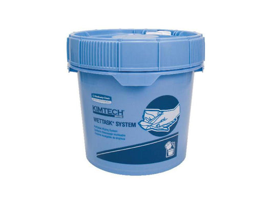 Ein großer blauer Kimtech® Wettask™ Rollen Wischtuch Spendereimer aus Kunststoff von Kimberly-Clark GmbH mit einem Deckel und einer illustrierten Anleitung, die zeigt, wie man Tücher zum Reinigen von Oberflächen mit den Händen zieht. Die Packung enthält 2 Eimer.