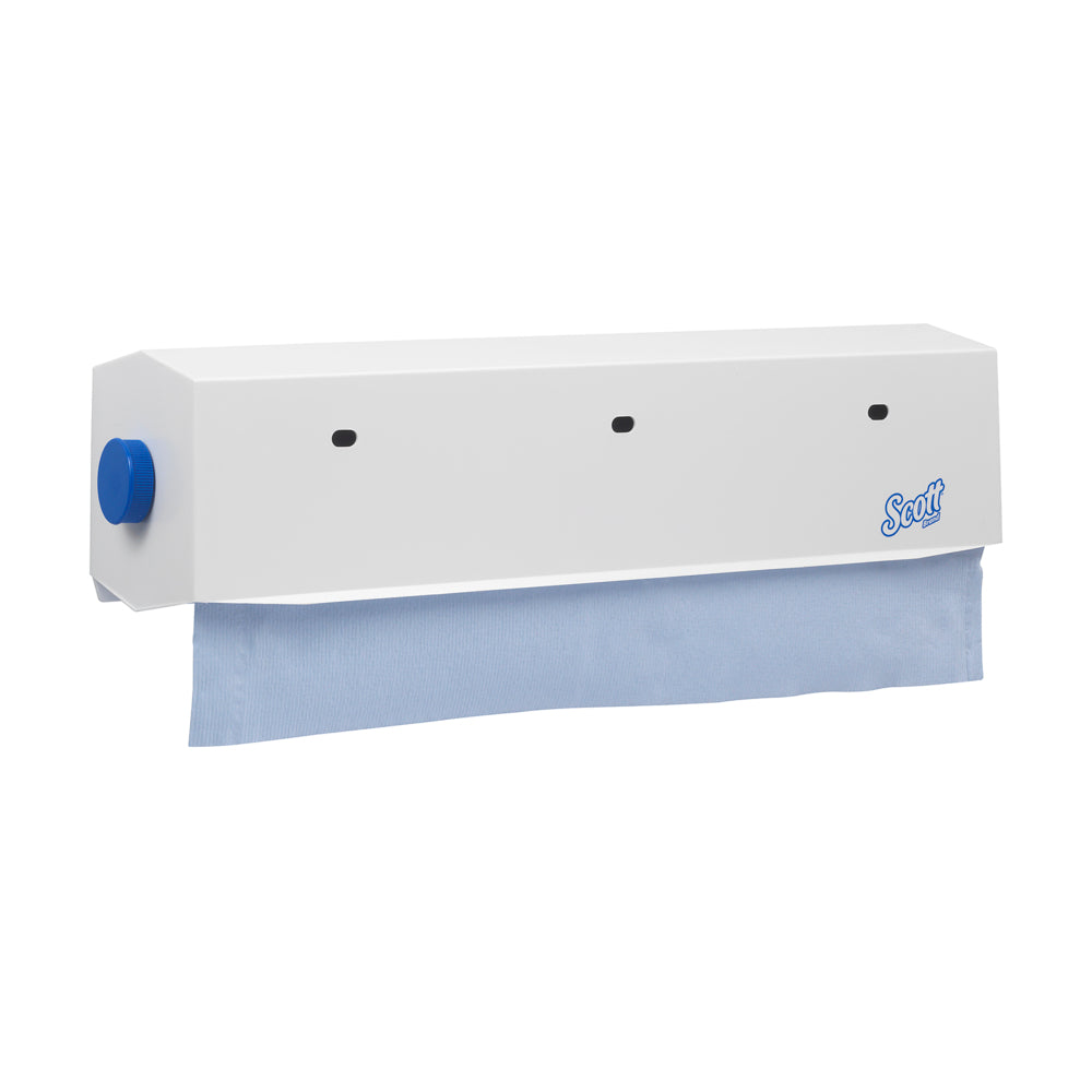 Der Scott® Wischtuch-Spender von Kimberly-Clark GmbH ist weiß, wandmontiert, hat einen blauen Knopf links und ein teilweise hervorstehendes Wischtuch unten - ideal für effektive Reinigung.