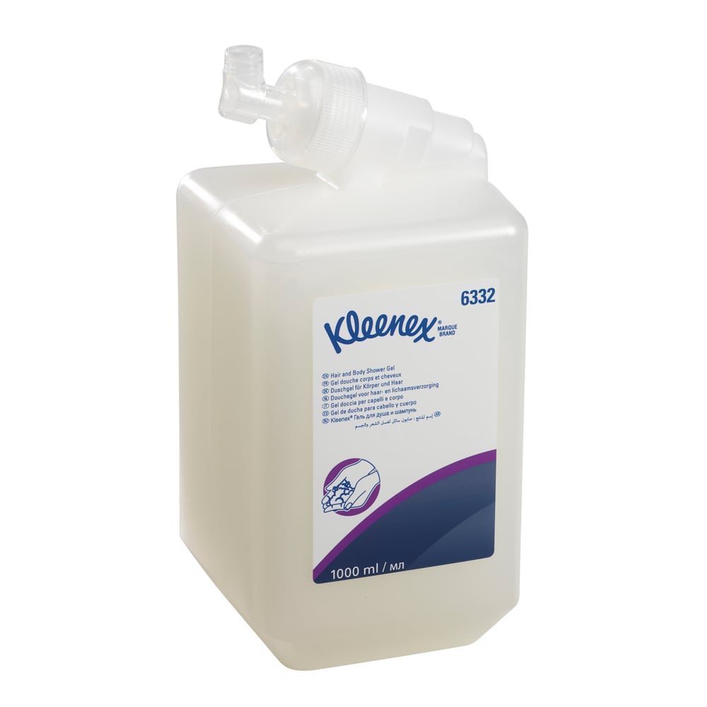 Eine klare 1L Kleenex® Haar- und Körpershampoo Kassette von Kimberly-Clark GmbH, mit weißem Etikett und Spender, enthält Informationen über milde Pflege und effektive Reinigung in blauer und lila Schrift. Verkauft als 6 Kassetten pro Karton.
