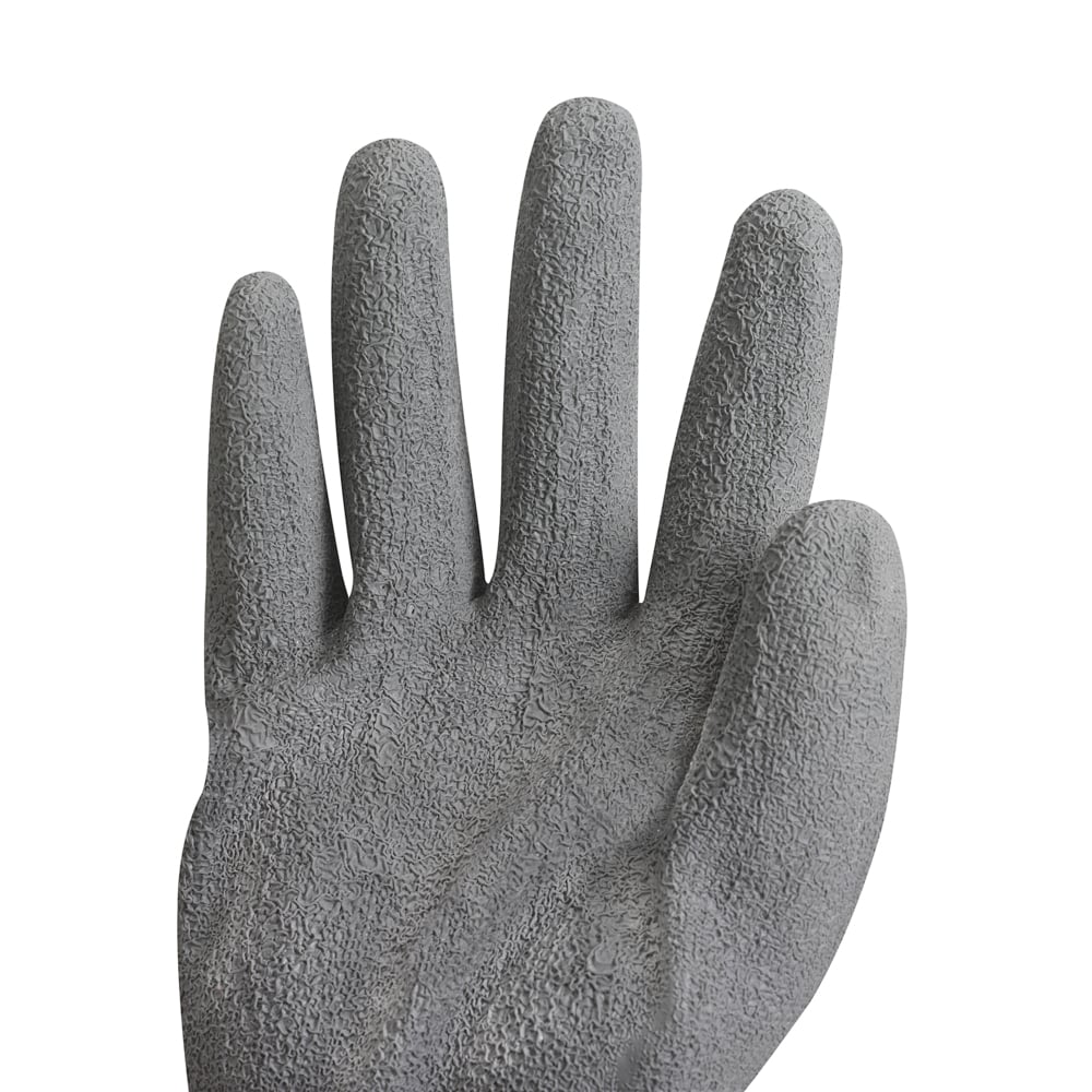 Eine Nahaufnahme von grauen und schwarzen Kimberly-Clark GmbH KleenGuard® G40 latexbeschichteten, handspezifischen Handschuhen, mit nach oben gerichteter Handfläche und Fingern vor einem weißen Hintergrund.
