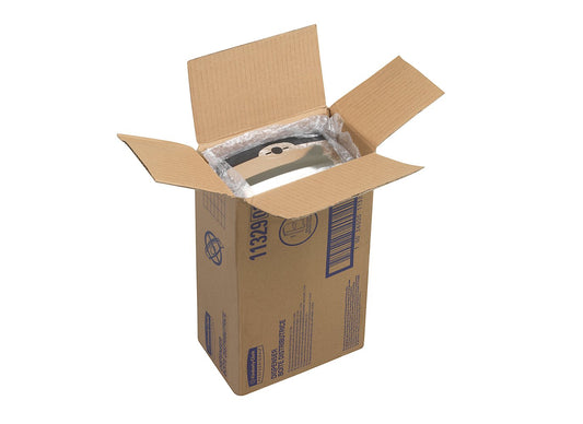 Ein Karton mit offener Oberseite enthält eine Kimberly-Clark Professional™ Elektronischer Hautpflegespender, berührungslose Abgabe, 1,2 Ltr verchromt Kassette (Kimberly-Clark GmbH), die teilweise in Luftpolsterfolie eingewickelt ist; Barcodes und Text sind auf den Kartonseiten aufgedruckt.