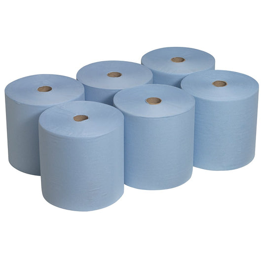 Sechs Scott® Handtücher-Rollen der Kimberly-Clark GmbH (304,00 m x 19,80 cm) sind in zwei Dreierreihen auf einfarbig weißem Hintergrund angeordnet; jede Rolle ist hellblau und hat einen Pappkern.