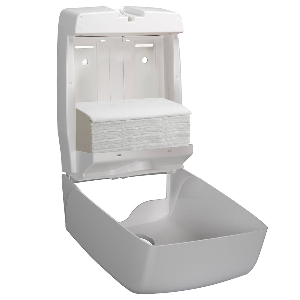 Ein weißer Wandspender ist geöffnet und zeigt einen Stapel Hostess™ NATURA™ Handtücher (gefaltet, weiß, groß), von Kimberly-Clark GmbH - ideal für die einfache Papierhandtuch-Entnahme in öffentlichen Waschräumen. Box: 20 Clips x 84 Blatt.