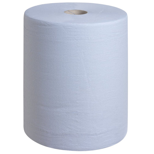 Eine große, extrabreite blaue WypAll® L20 Papierwischtuch Großrolle (1 Rolle x 500 Blatt) von Kimberly-Clark GmbH steht aufrecht auf weißem Hintergrund - ideal für Instandhaltungsarbeiten.