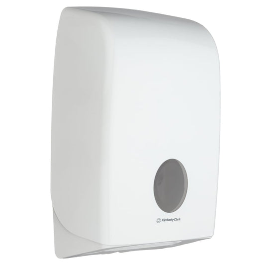 Der Aquarius™ Spender für gefaltete Handtücher - Interfold in Weiß von Kimberly-Clark GmbH ist ein wandmontierter Spender mit kleinem runden Sichtfenster, hygienischem Design und glatter, leicht geschwungener Form. Hält und spendet gefaltete Handtücher.