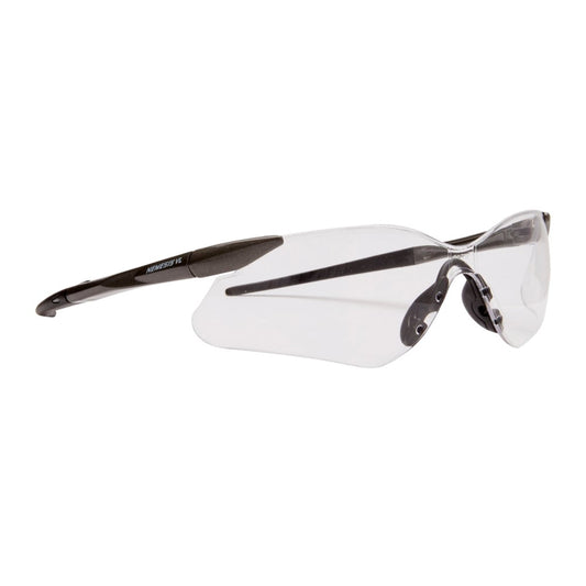 Die KleenGuard® V30 Nemesis™ Schutzbrille von Kimberly-Clark GmbH verfügt über eine klare, umlaufende Scheibe mit Beschlagfrei-Beschichtung und verstellbare schwarze Bügel, die einen zuverlässigen Augenschutz bieten; 1 Karton enthält 12 Gläser.