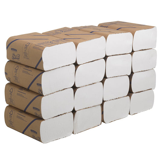 Ein Stapel Scott® Handtücher - MultiFold / Weiß (16 Clips x 250 Blatt) von Kimberly-Clark GmbH ist in drei Reihen angeordnet, wobei das Scott-Etikett auf jeder weißen Papierhandtuchpackung sichtbar ist.