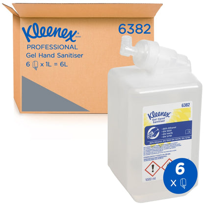 Eine 1-Liter-Kassette Kleenex® Extra Gel Händedesinfizieren der Kimberly-Clark GmbH steht vor einem Karton mit der Aufschrift "6 Kartuschen x 1 Ltr = 6L". Ein blaues Symbol hebt diese Packung mit 6 Kassetten für effektives Händedesinfizieren hervor.