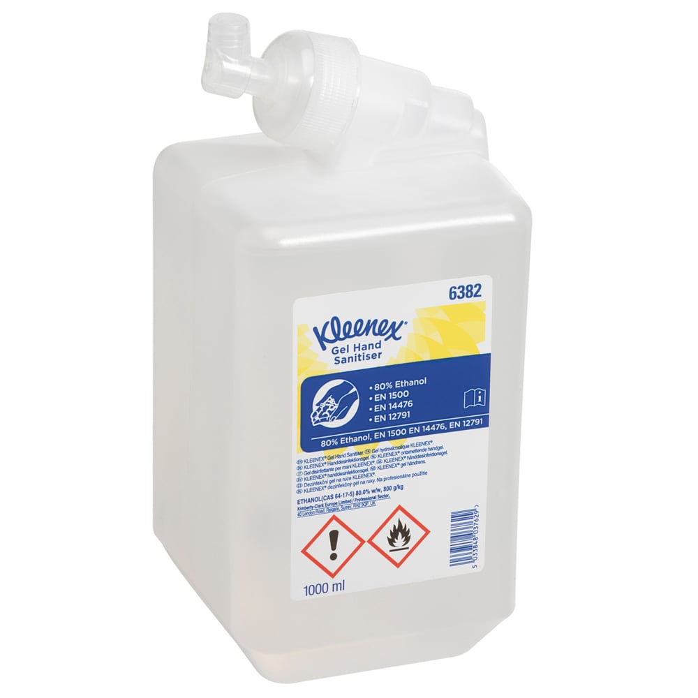 Eine 1-L-Kassette Kleenex® Extra Gel Händedesinfizieren von Kimberly-Clark GmbH, transparent mit Produktinformation, Warnsymbolen und einem gelben Etikett auf der Vorderseite für eine effektive Händedesinfektion; erhältlich in Schachteln mit 6 Kassetten.