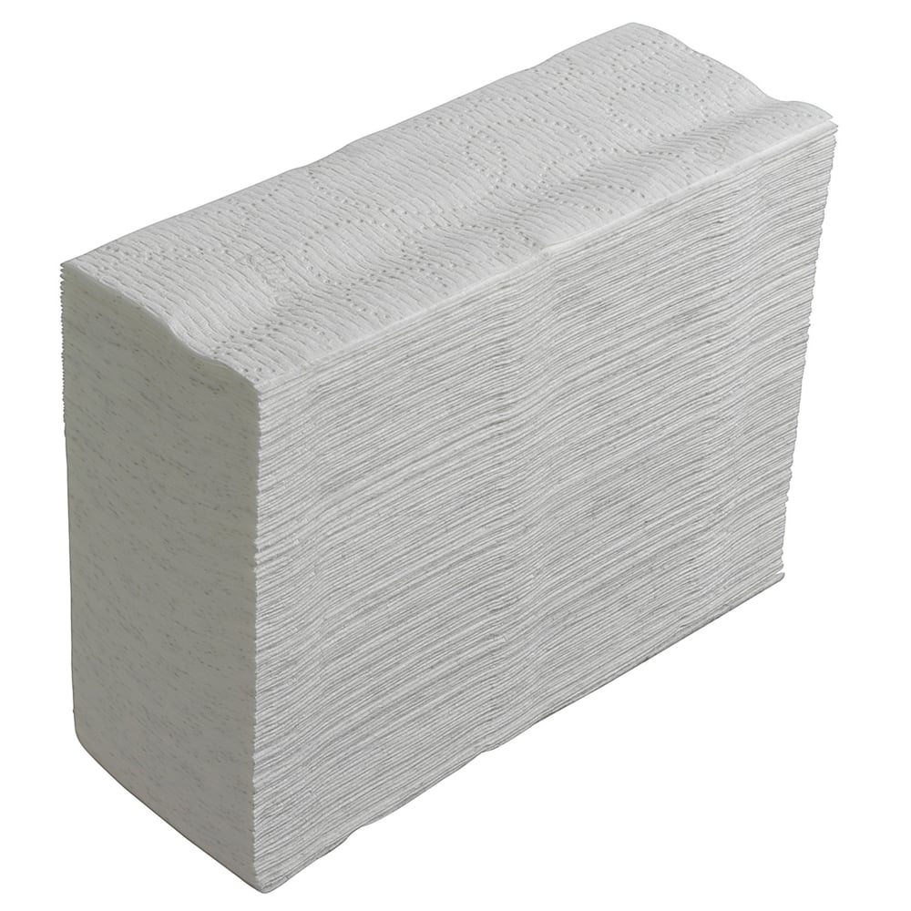 Ein ordentlich angeordneter Stapel Kimberly-Clark GmbH Kleenex® Ultra™ Handtücher MultiFold Weiß Klein (18 x 150 Blatt pro Karton) wird aus einem leichten Winkel auf einem einfarbig weißen Hintergrund gezeigt.