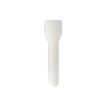 A flat, rectangular white ice cream spoon (95mm) made of paper fiber from Duni GmbH, photographed on a white background - an eco-friendly choice for sustainable kitchens. Sold in packs of 100 pieces.