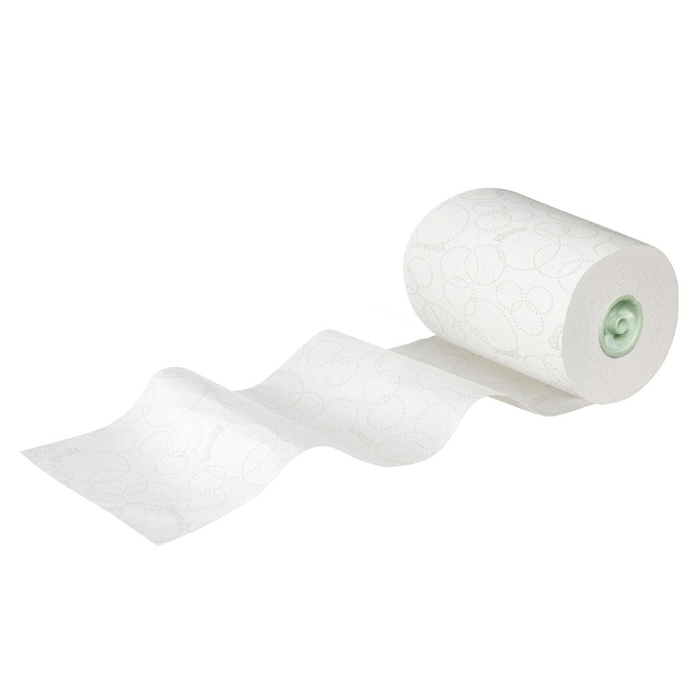 Ein weißes 2-lagiges Kleenex® Ultra™ Rollenhandtücher Slimroll™ (6x110m) von Kimberly-Clark GmbH ist auf einem einfarbig weißen Hintergrund teilweise abgerollt.