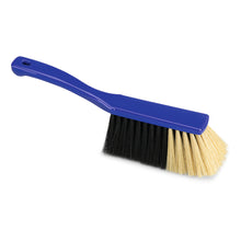 Der Nölle Profi Brush Handfeger Siena (28 cm) von Nölle Profi Brush Bürsten- & Pinseltechnik e.K. hat einen blauen Kunststoffkörper und zweifarbige Borsten - schwarz und beige - auf weißem Hintergrund.