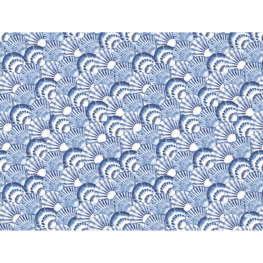 Die Duni GmbH Papier-Tischsets 30 x 40 cm Tide haben einen strahlend weißen Hintergrund mit einem nahtlosen Muster aus sich überlagernden blauen und weißen Muscheln, die Ihrem Tisch ein einheitliches, stilvolles Aussehen verleihen. Packung: 250 Stück.