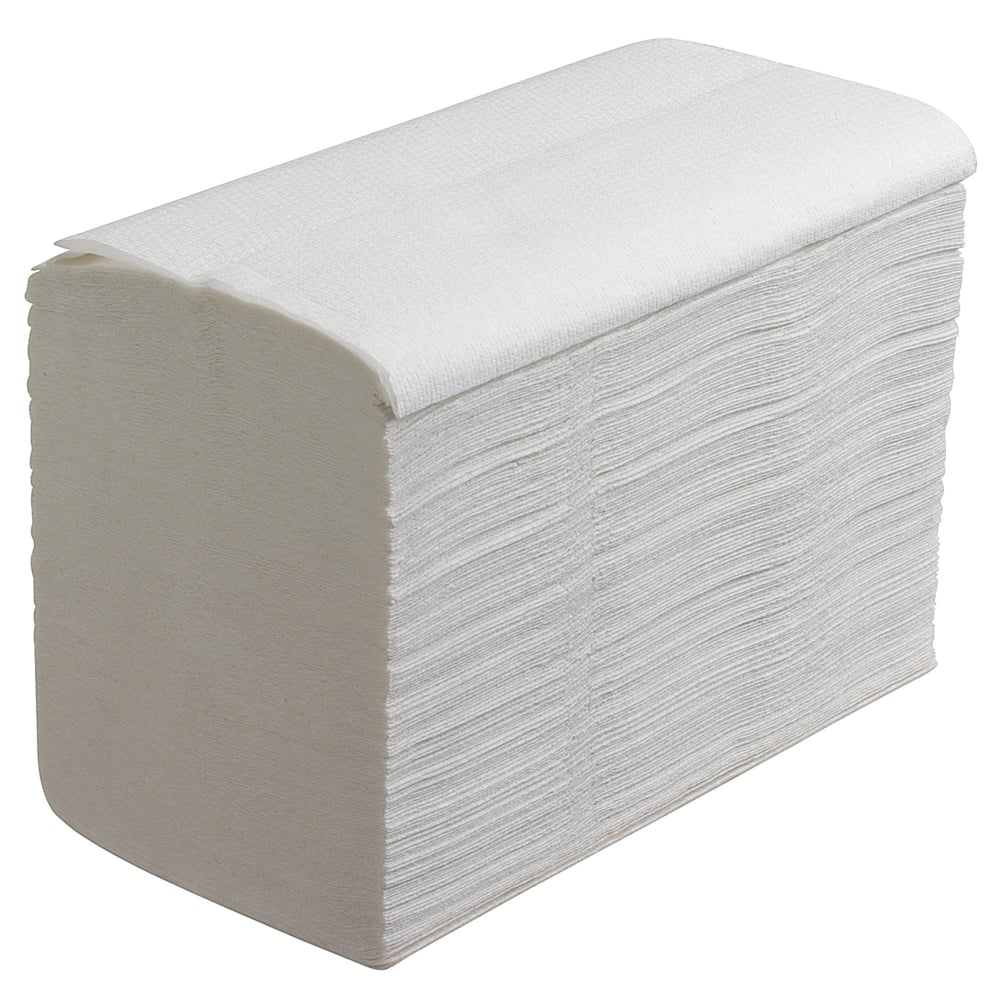 Ein großer Stapel Scott® Control™ Herunterspülbare Falthandtücher von Kimberly-Clark GmbH in Weiß (15 Clips x 322 Blatt) ist ordentlich angeordnet - ideal für hygienische Handtrocknung auf weißem Hintergrund.