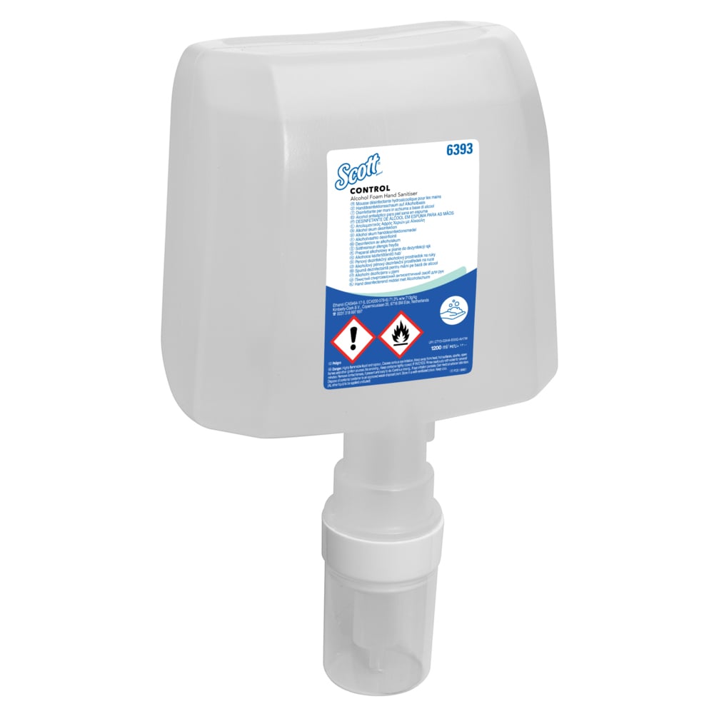 Eine transparente, rechteckige 1,2-Liter-Kassette von Scott® CONTROL Handdesinfektionsschaum auf Alkoholbasis von Kimberly-Clark GmbH, mit Bodenstutzen und blauem Etikett mit Gefahrensymbolen; erhältlich in Kartons mit 4 elektronischen Kassetten.