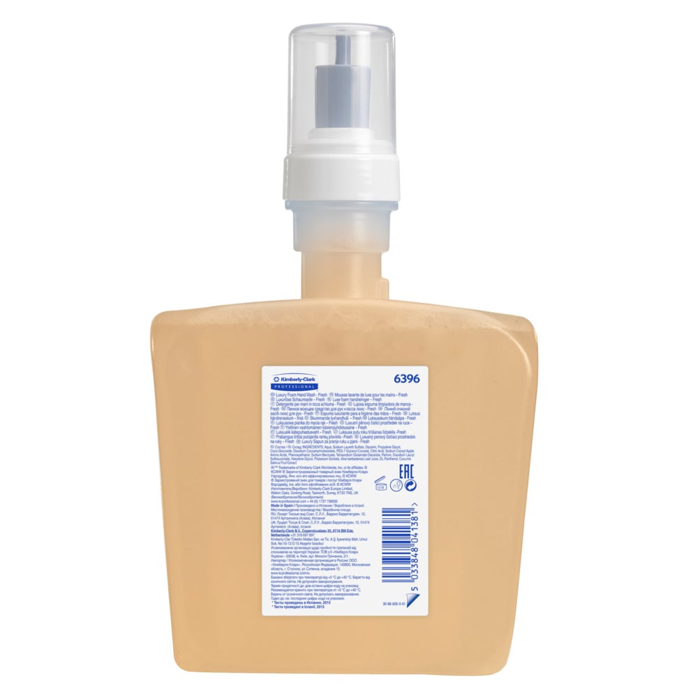 Eine rechteckige beigefarbene 1,2-Liter-Kassette mit Pumpe und durchsichtiger Kappe, die auf der Rückseite ein blaues Info-Etikett trägt, enthält Kleenex® Botanics™ Luxury Foam Hand Wash von Kimberly-Clark GmbH (Kartons mit 4 elektronischen Kassetten).